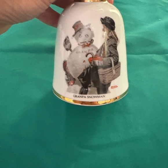 Danbury Mint Vintage 1975  Limited Edition Norman Rockwell Christmas Bell - Picture 2 of 3